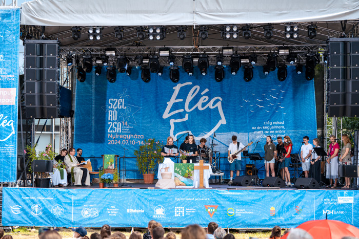 Boldogok, akiknek elég Isten kegyelme!